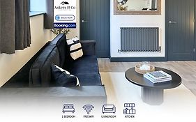 1 Bedroom Flat By Ankers Short Term Rental Agency Matlock Bath Near Matlock Shops & Park